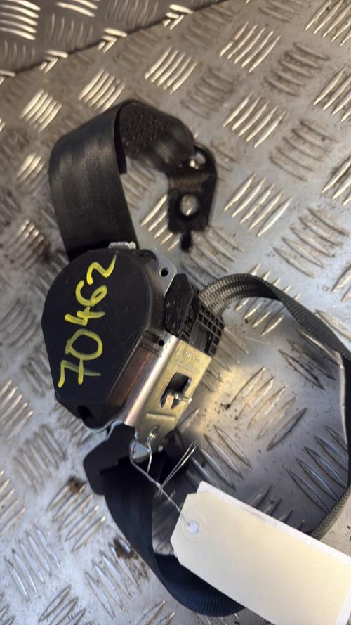 Ceinture arriere gauche RENAULT CLIO 4 PHASE 1 Essence - Image 1