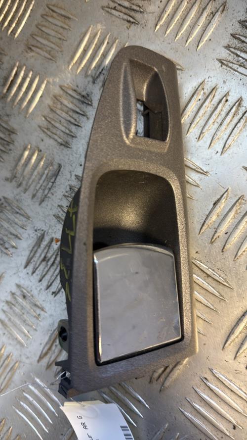 Poignee interieur arriere gauche LANCIA MUSA PHASE 1 Diesel - Image 2