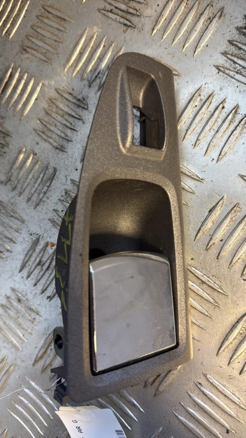 Poignee interieur arriere gauche LANCIA MUSA PHASE 1 Diesel - Image 3