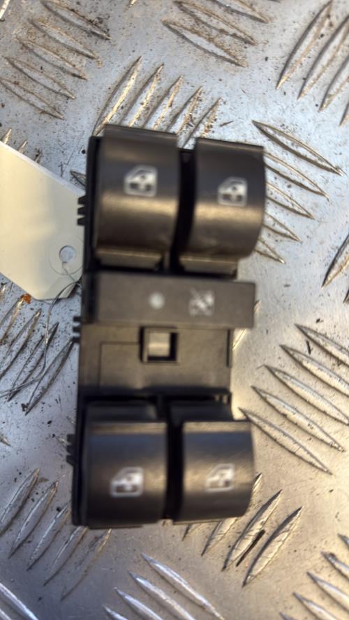 Interrupteur de leve vitre avant gauche LANCIA MUSA PHASE 1 Diesel - Image 1