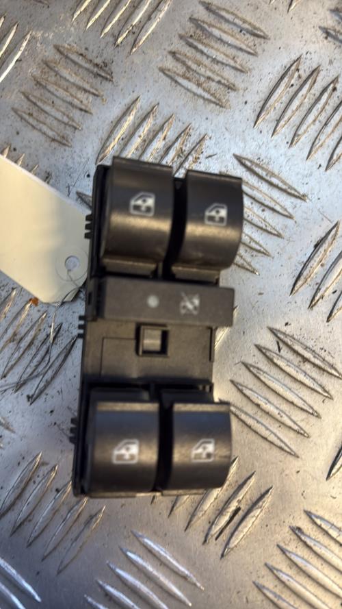 Interrupteur de leve vitre avant gauche LANCIA MUSA PHASE 1 Diesel - Image 2