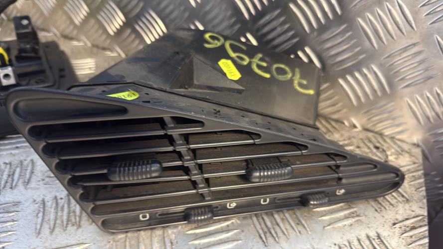 Aerateur tableau de bord CITROEN BERLINGO 1 PHASE 1 Diesel - Image 1