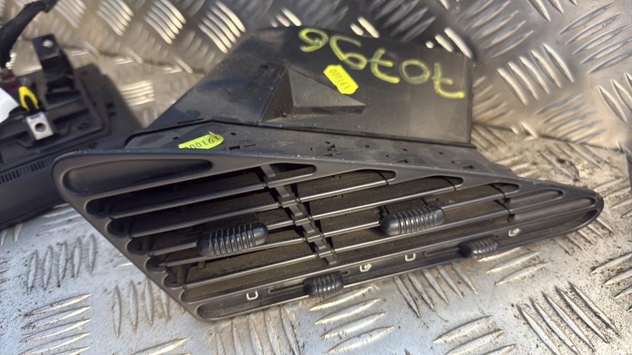 Aerateur tableau de bord CITROEN BERLINGO 1 PHASE 1 Diesel - Image 3