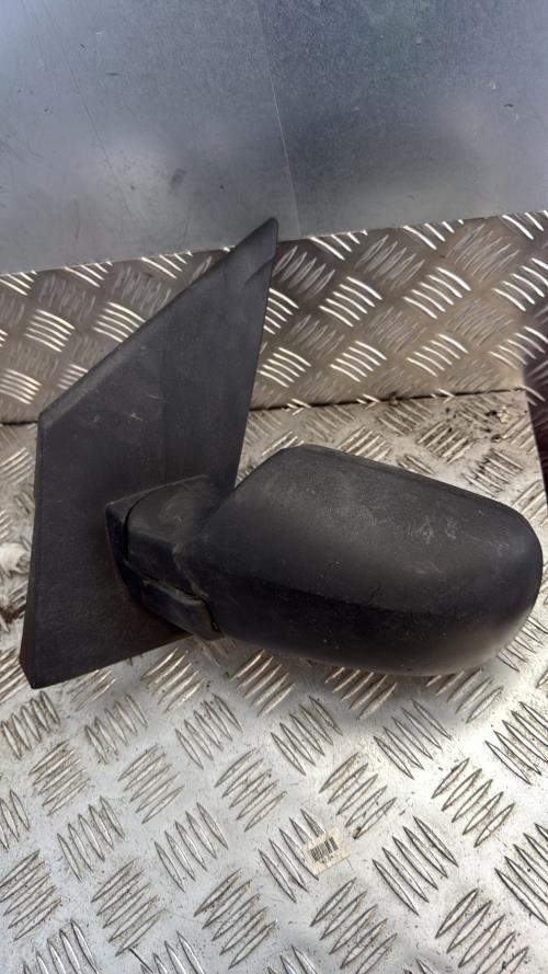 Retroviseur gauche FORD FIESTA 5 PHASE 1 Diesel - Image 1