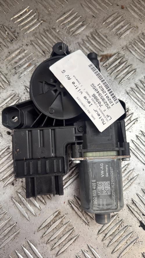 Moteur leve vitre avant gauche VOLKSWAGEN T-CROSS PHASE 1 Essence - Image 2