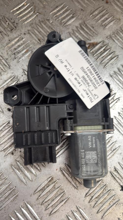 Moteur leve vitre avant gauche VOLKSWAGEN T-CROSS PHASE 1 Essence - Image 4
