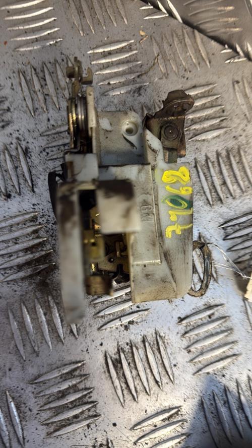 Serrure avant gauche OPEL CORSA B PHASE 2 Essence - Image 4