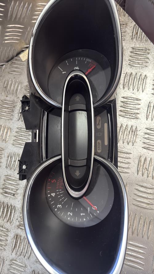 Compteur RENAULT CLIO 4 PHASE 2 Diesel - Image 1