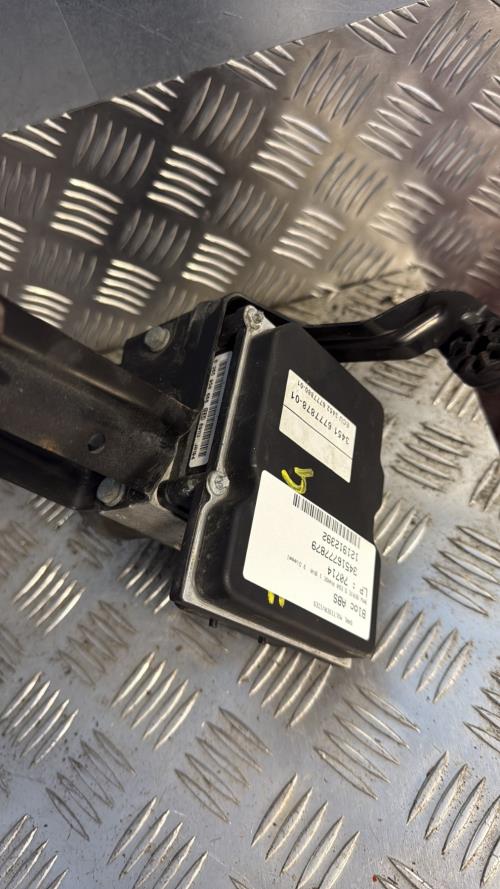 Bloc ABS (freins anti-blocage) BMW SERIE 5 E60 PHASE 1 Diesel - Image 3
