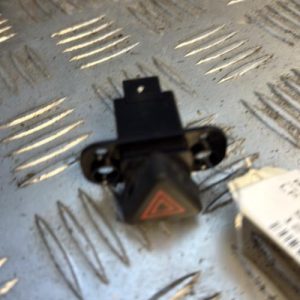 Bouton de warning CHEVROLET CRUZE PHASE 1 Essence - Image 1