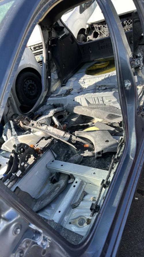 Trappe d'essence RENAULT CLIO 5 PHASE 1 Diesel - Image 7