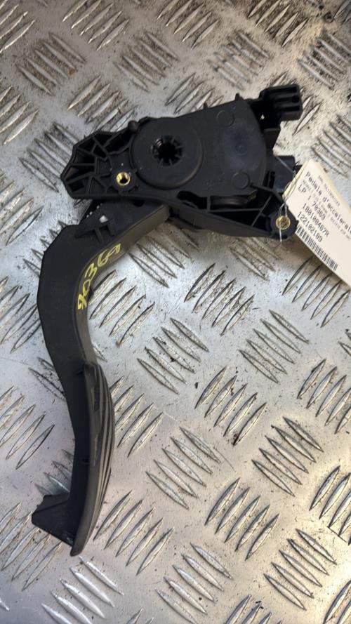 Pedale d'accelerateur RENAULT CLIO 5 PHASE 1 Diesel/Hybride - Image 1