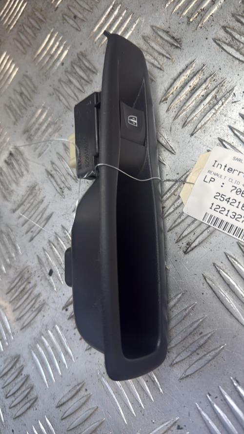 Interrupteur de leve vitre arriere gauche RENAULT CLIO 4 PHASE 2 Diesel - Image 2