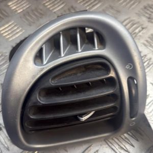 Aerateur tableau de bord avant gauche CITROEN XSARA PICASSO PHASE 1 Essence - Image 1
