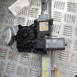 Leve vitre electrique avant gauche RENAULT CLIO 4 PHASE 2 Diesel - Image 1