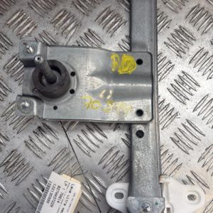 Leve vitre mecanique arriere droit RENAULT CLIO 4 PHASE 2 Diesel - Image 1