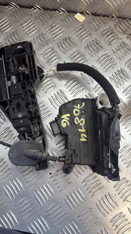 Serrure avant gauche RENAULT CLIO 4 PHASE 2 Diesel - Image 2