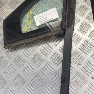 Custode avant gauche (porte) RENAULT CLIO 4 PHASE 2 Diesel - Image 1