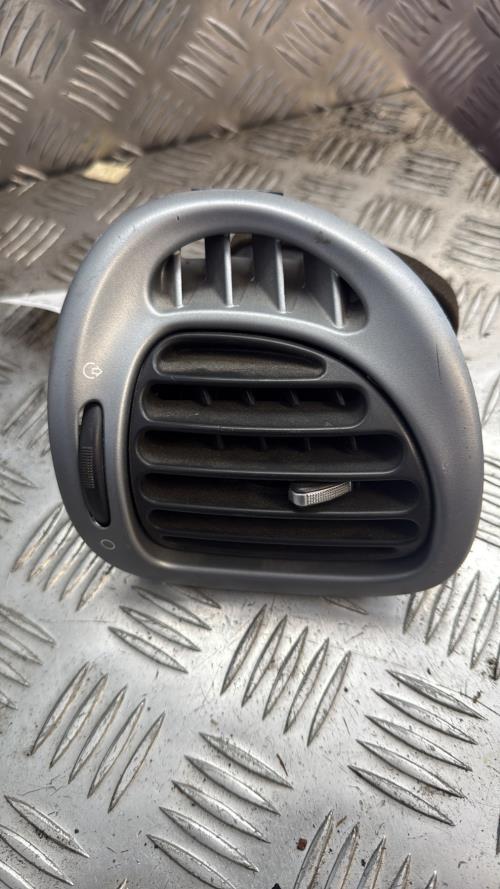 Aerateur tableau de bord avant droit CITROEN XSARA PICASSO PHASE 1 Essence - Image 2