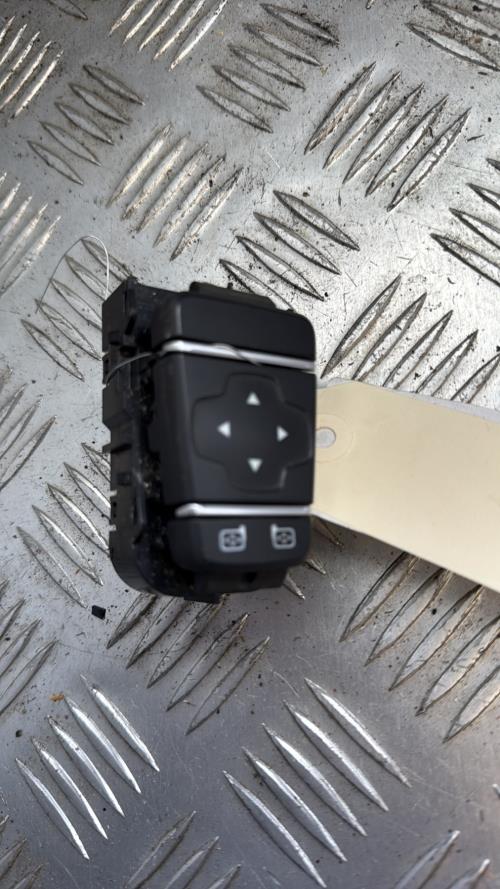 Commande retroviseurs RENAULT CLIO 4 PHASE 2 Diesel - Image 1