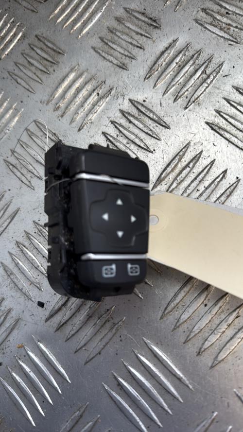 Commande retroviseurs RENAULT CLIO 4 PHASE 2 Diesel - Image 3