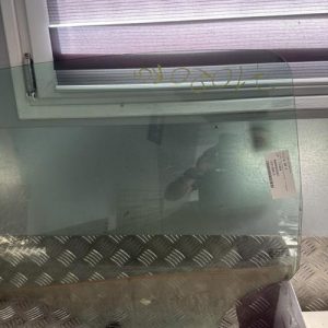 Vitre arriere gauche CITROEN C3 2 PHASE 2 Essence - Image 1