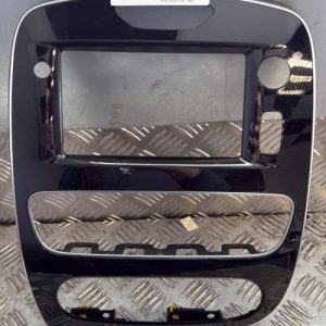 Facade autoradio RENAULT CLIO 4 PHASE 2 Diesel - Image 1