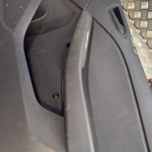 Panneau de porte avant droit RENAULT CLIO 5 PHASE 1 Diesel/Hybride - Image 1