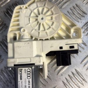 Moteur leve vitre avant gauche AUDI A4 3 AVANT PHASE 1 BREAK Diesel - Image 1