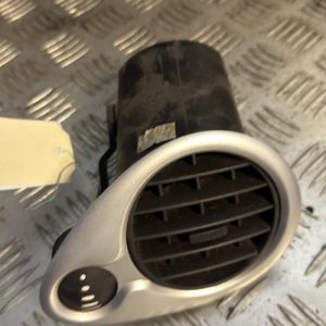 Aerateur tableau de bord avant droit RENAULT CLIO 3 PHASE 2 BREAK Diesel - Image 1