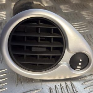 Aerateur tableau de bord avant gauche RENAULT CLIO 3 PHASE 2 BREAK Diesel - Image 1