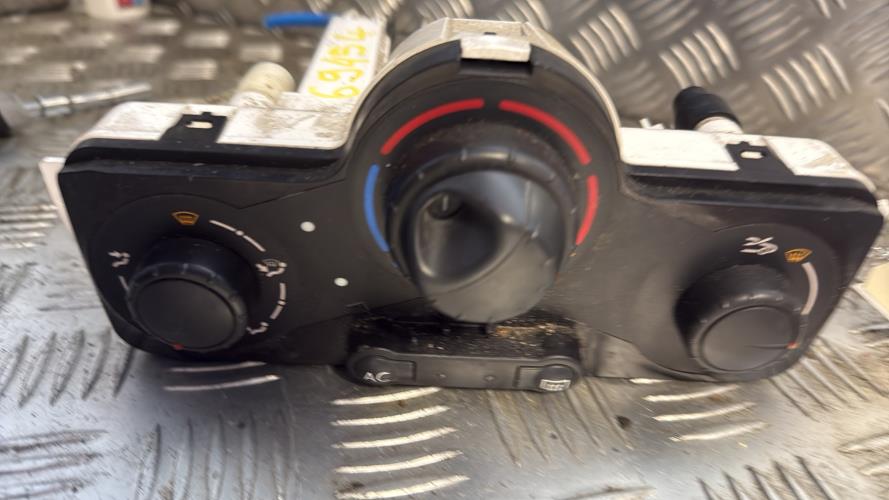 Commande chauffage RENAULT CLIO 3 PHASE 2 BREAK Diesel - Image 1