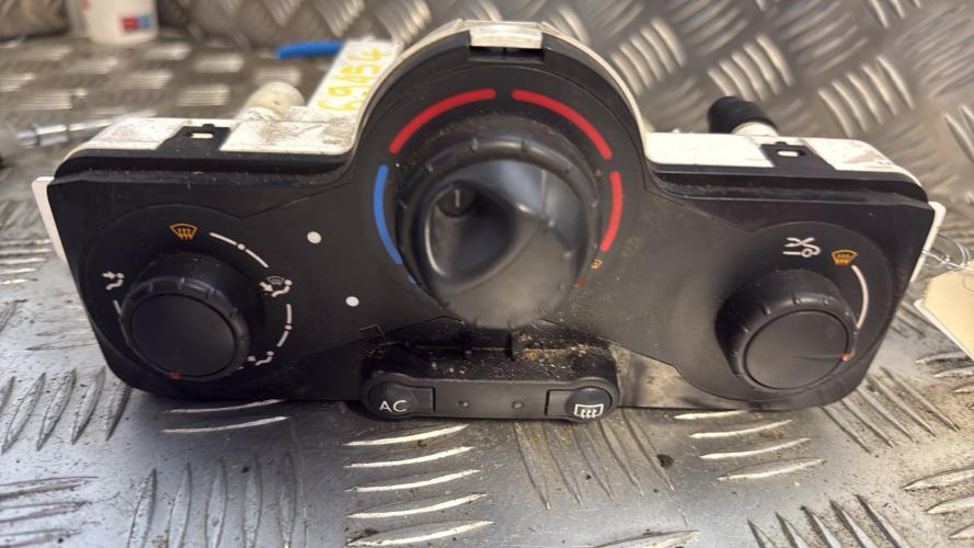 Commande chauffage RENAULT CLIO 3 PHASE 2 BREAK Diesel - Image 2