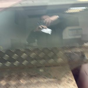 Vitre avant gauche AUDI A4 3 AVANT PHASE 1 BREAK Diesel - Image 1