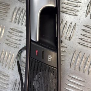 Poignee interieur avant gauche AUDI A4 3 AVANT PHASE 1 BREAK Diesel - Image 1