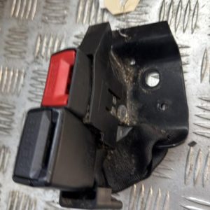 Attache ceinture arriere gauche RENAULT CLIO 3 PHASE 2 BREAK Diesel - Image 1