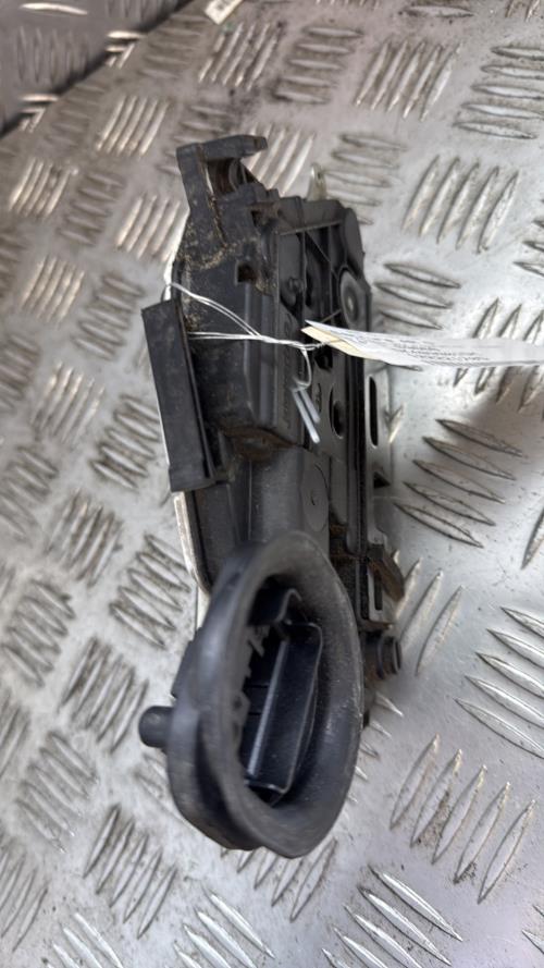 Serrure arriere gauche VOLKSWAGEN GOLF 6 Diesel - Image 3