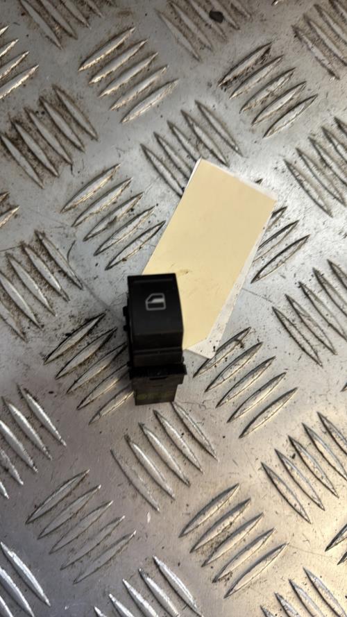 Interrupteur de leve vitre arriere gauche VOLKSWAGEN GOLF 6 Diesel - Image 1