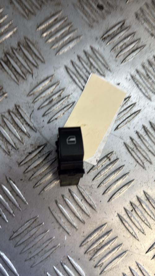 Interrupteur de leve vitre arriere gauche VOLKSWAGEN GOLF 6 Diesel - Image 2