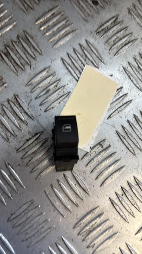 Interrupteur de leve vitre arriere gauche VOLKSWAGEN GOLF 6 Diesel - Image 3