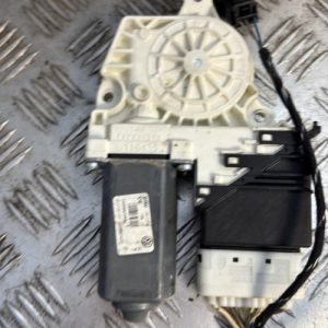 Moteur leve vitre arriere droit VOLKSWAGEN GOLF 6 Diesel - Image 1