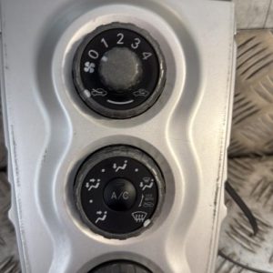Commande chauffage TOYOTA YARIS 2 PHASE 1 Essence - Image 1