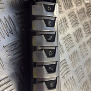 Bouton de warning PEUGEOT 5008 2 PHASE 1 Diesel - Image 1