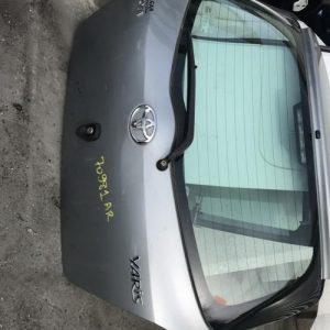 Malle/Hayon arriere TOYOTA YARIS 2 PHASE 1 Essence - Image 1