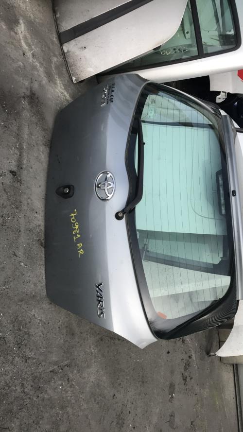 Malle/Hayon arriere TOYOTA YARIS 2 PHASE 1 Essence - Image 1