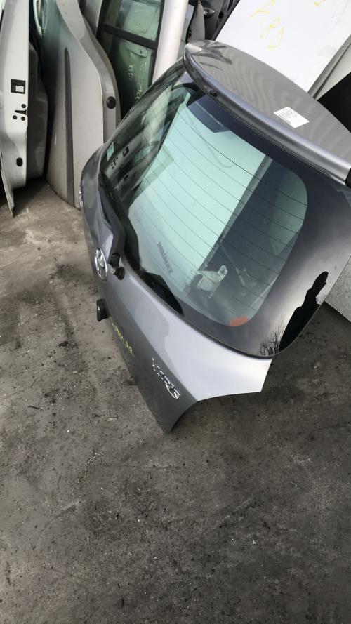 Malle/Hayon arriere TOYOTA YARIS 2 PHASE 1 Essence - Image 2