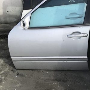 Porte avant gauche MERCEDES CLASSE E 210 PHASE 2 Diesel - Image 1