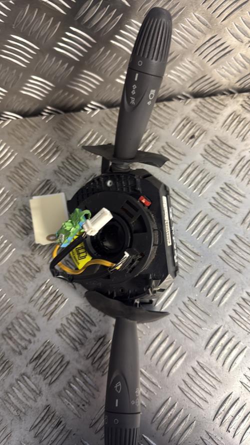 Com (Bloc Contacteur Tournant+Commodo Essuie Glace+Commodo Phare) FIAT PANDA 2 Essence - Image 1