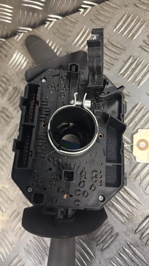 Com (Bloc Contacteur Tournant+Commodo Essuie Glace+Commodo Phare) FIAT PANDA 2 Essence - Image 4