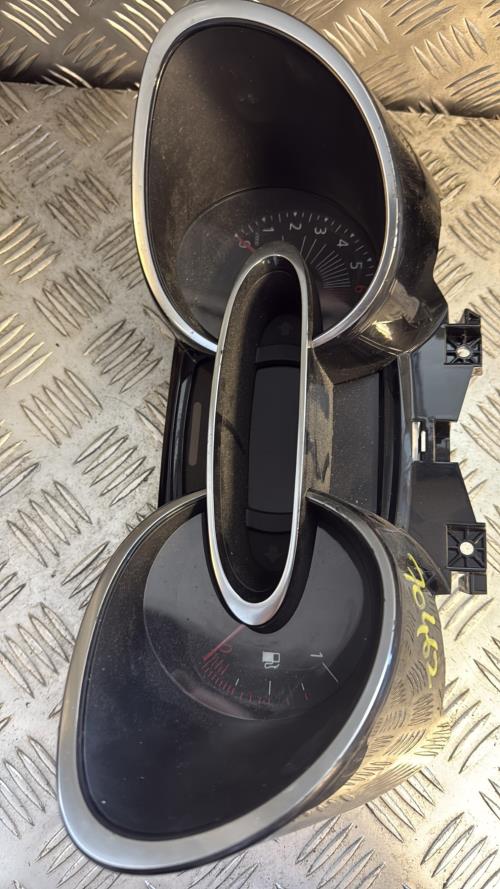 Compteur RENAULT CLIO 4 PHASE 1 Essence - Image 2